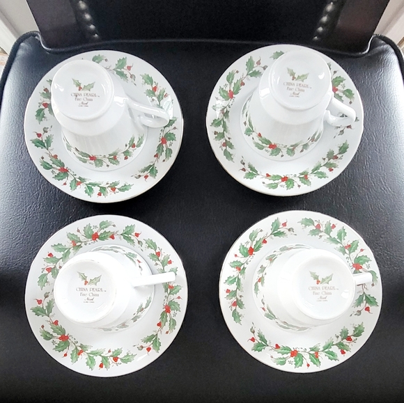 China Pearl NOEL Fine China Liling FOUR (4) Cups and Saucers *Christmas* - Picture 2 of 7